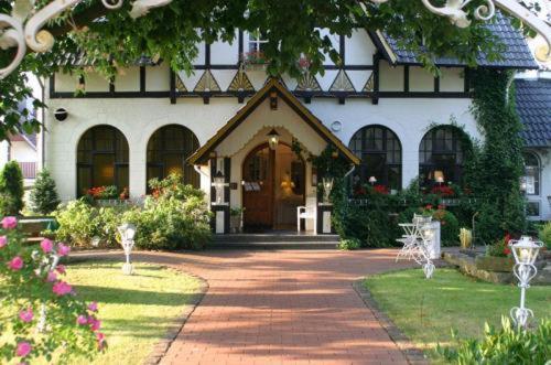 Hotel Kastanienhof Bad Münder am Deister Exteriör bild